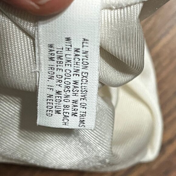 Vintage SHADOWLINE Nylon Nightgown with Lace and Embroidery Size Large - Picture 10 of 10